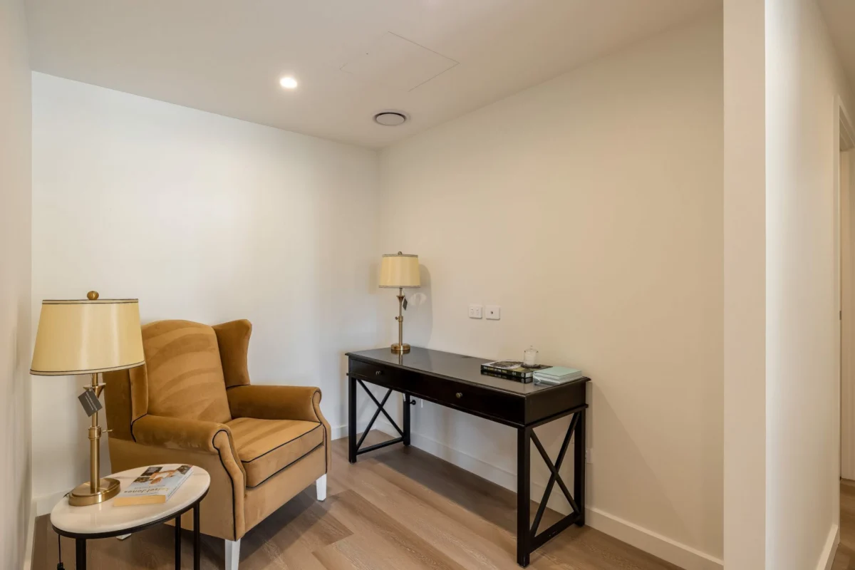 Apartment 325