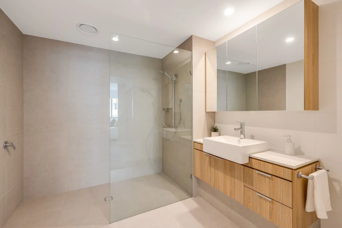 Apartment 325