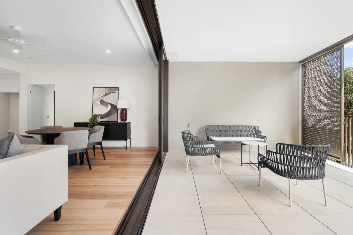 Apartment 325