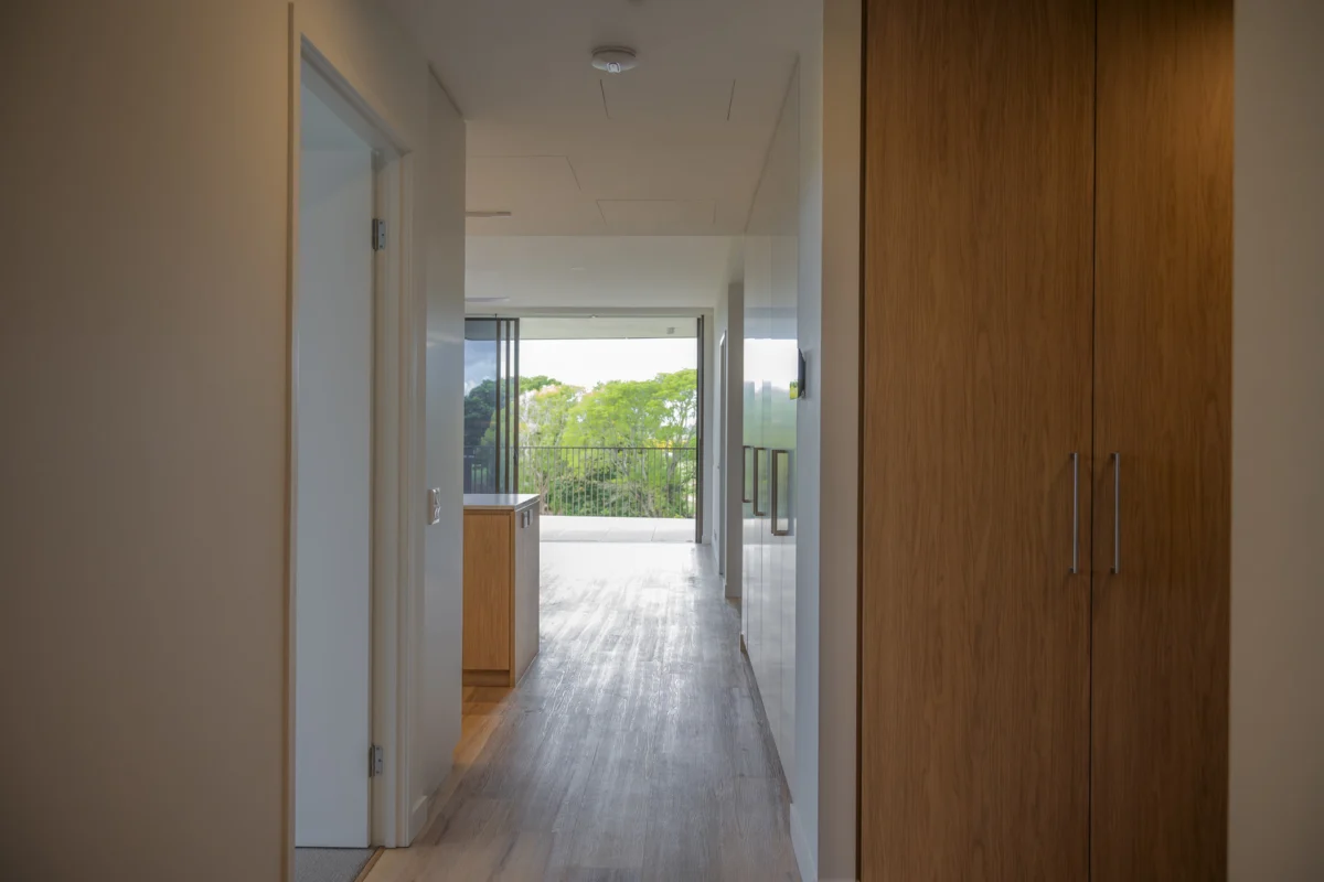 Apartment 823