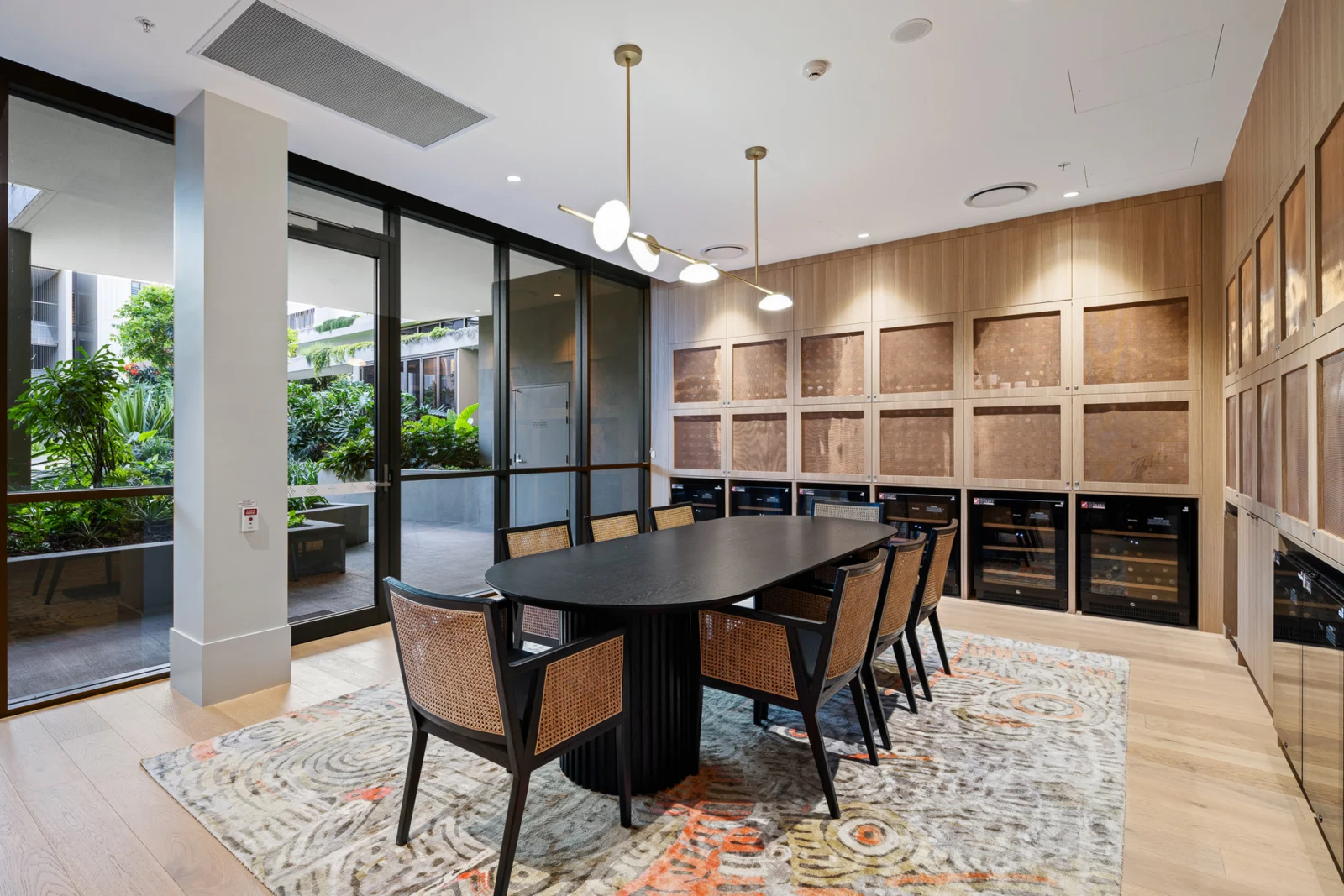 Apartment 812