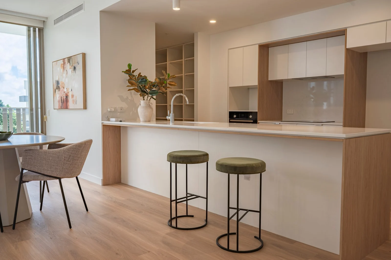 Apartment 252
